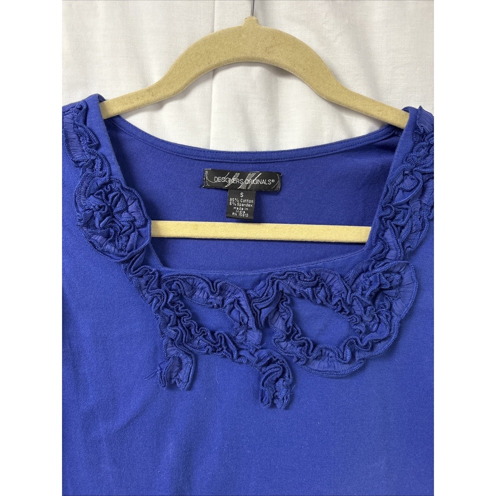 Designers Originals Tank Top Women’s Size Small Blue 3-D Ruffle Front Neckline - Picture 4 of 12